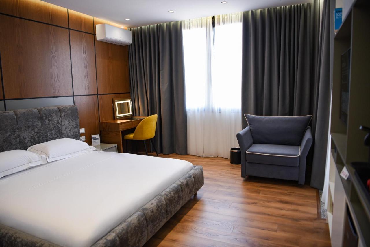Hotel The Wilson Tirana Extérieur photo