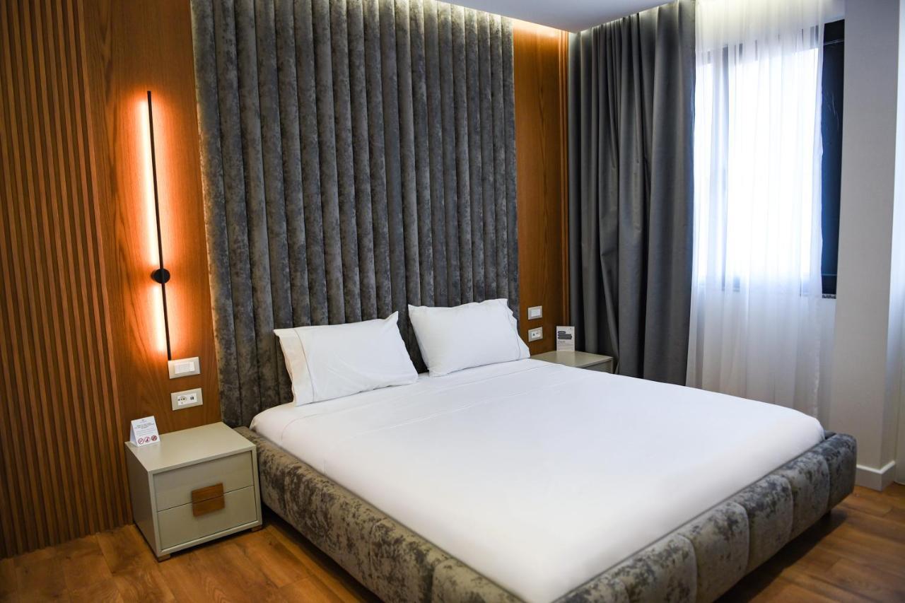 Hotel The Wilson Tirana Extérieur photo
