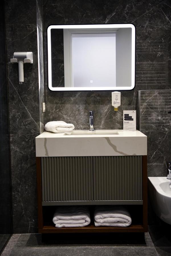 Hotel The Wilson Tirana Extérieur photo