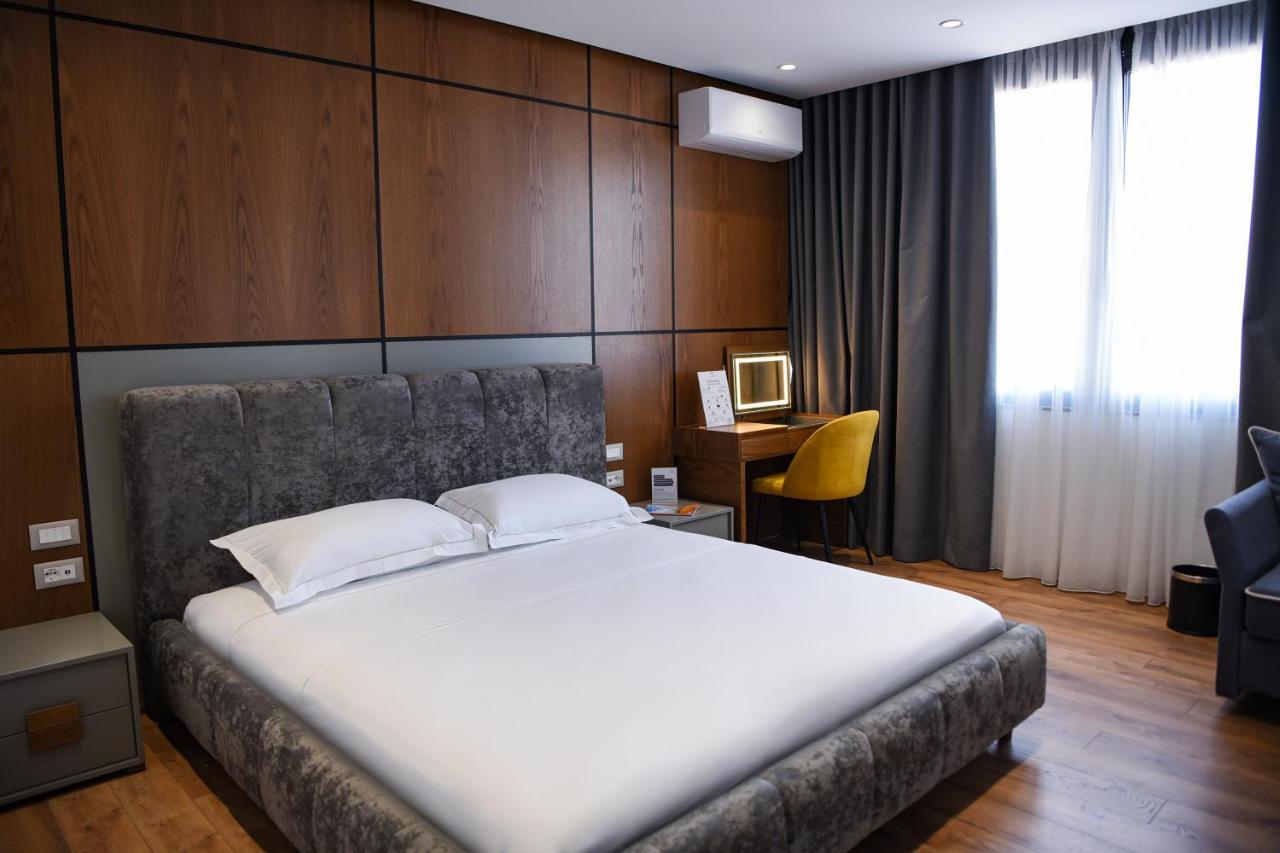 Hotel The Wilson Tirana Extérieur photo