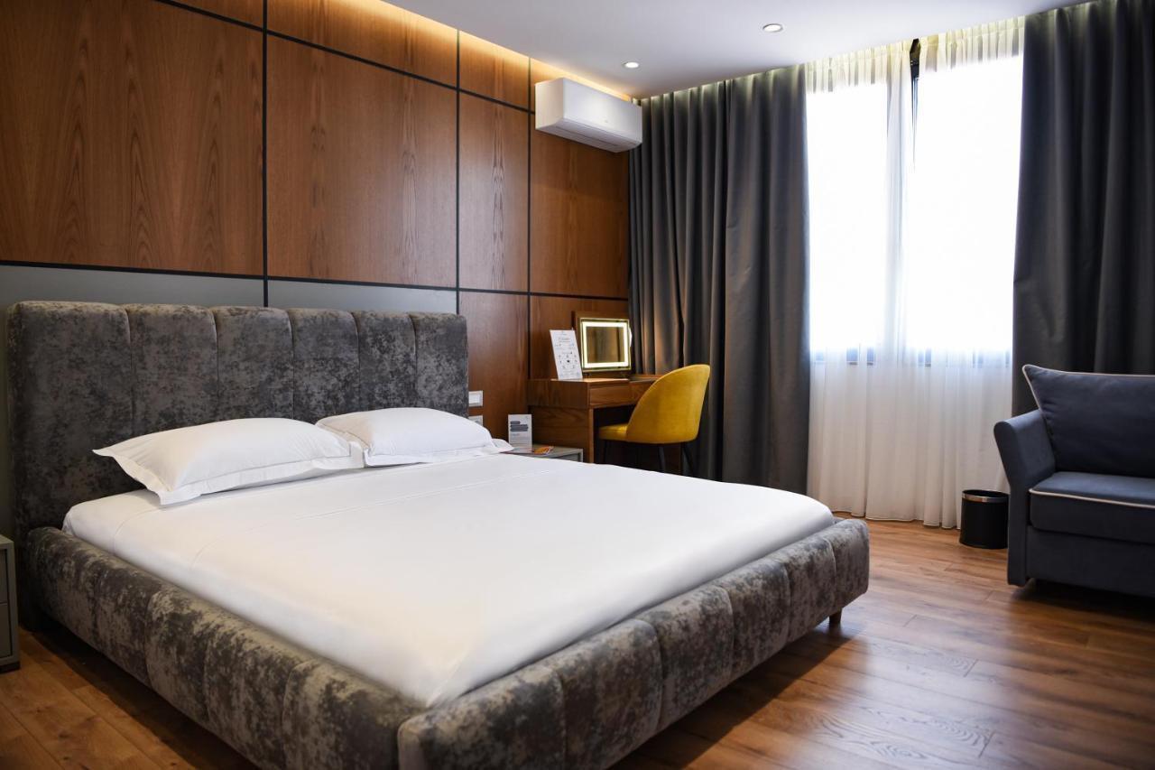 Hotel The Wilson Tirana Extérieur photo