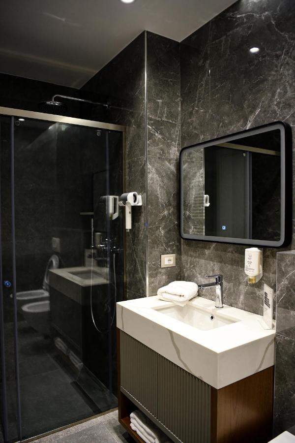 Hotel The Wilson Tirana Extérieur photo